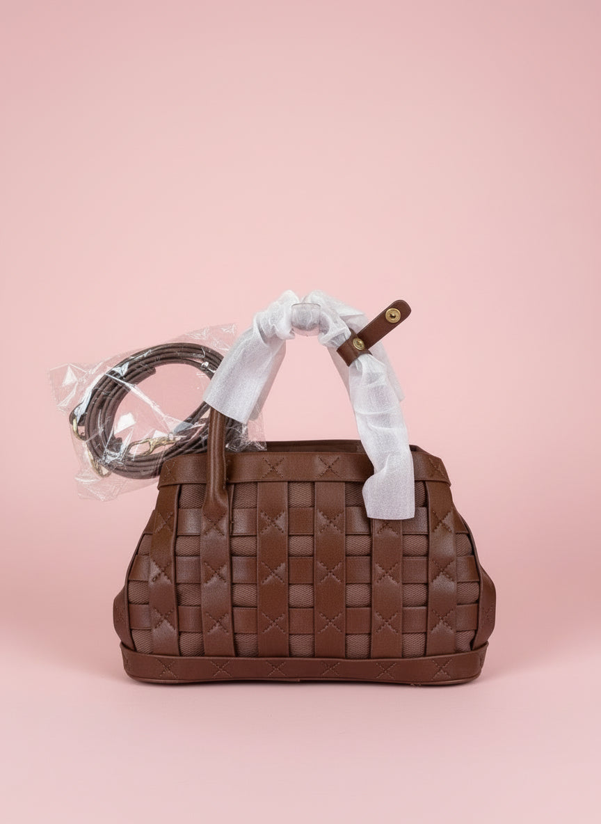 BASKET WEAVE TOTE BAG W/ BELT